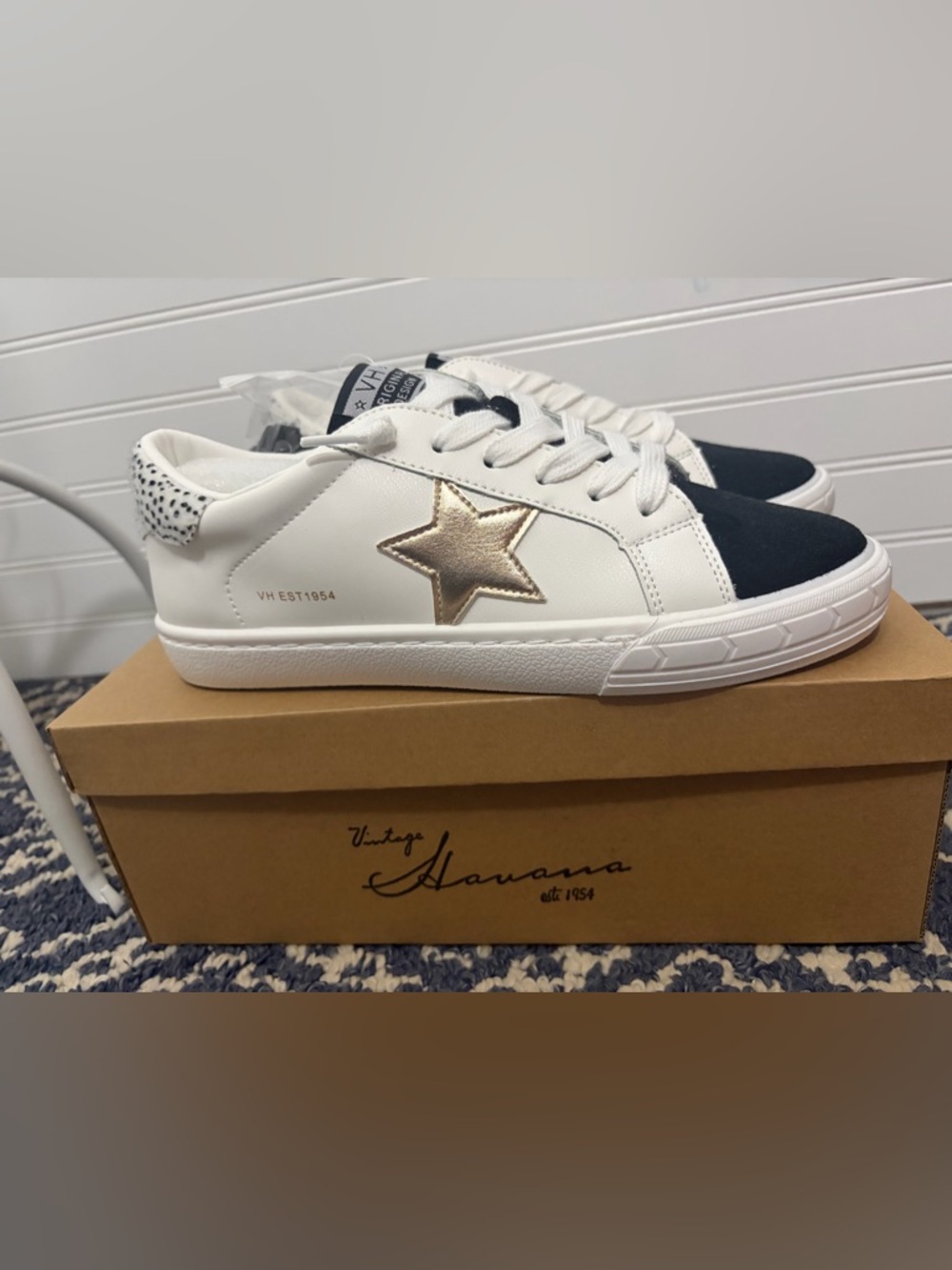 NWT- Vintage Havana White Sneakers with Black Toe and Gold Star Accent - Picture 5 of 8